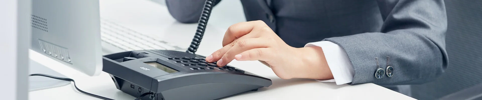 Liên hệ với chúng tôi